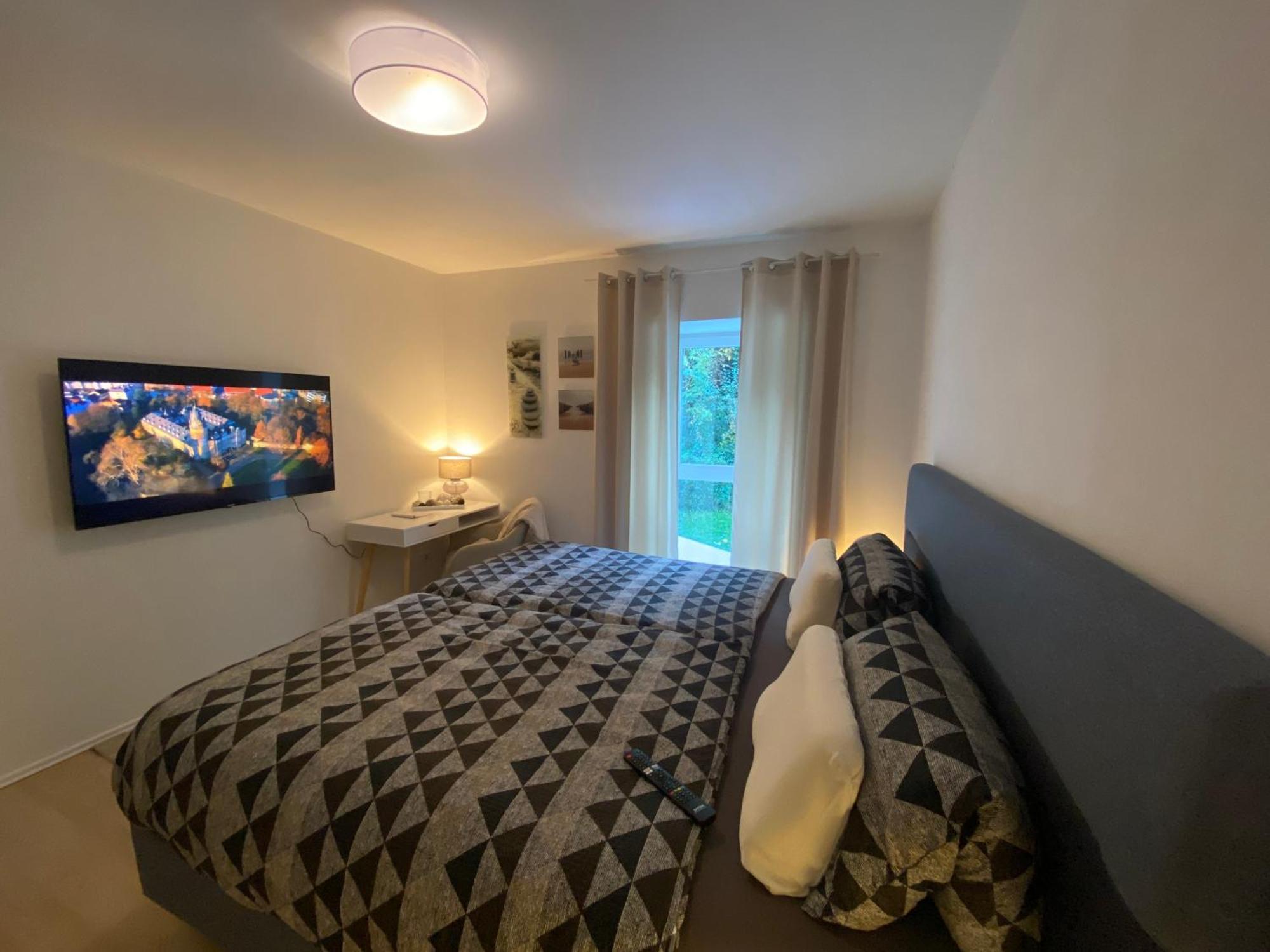 Sleep Well Apartments Detmold - Tempur Beds- Neu - Top Lage - Free Parking - Wifi Buitenkant foto